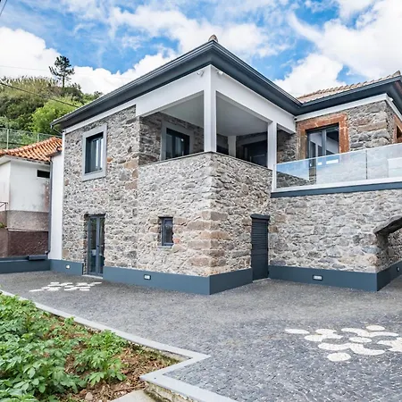 Villa Pomar, By Op *